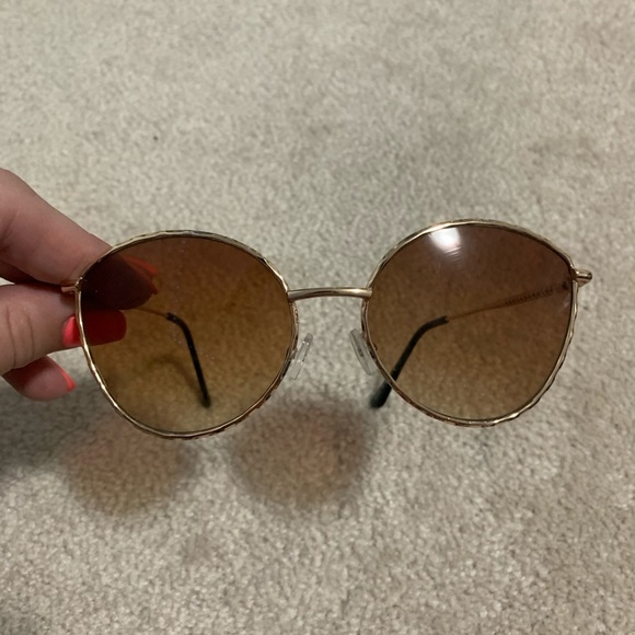 Sunglasses - Picture 3 of 3